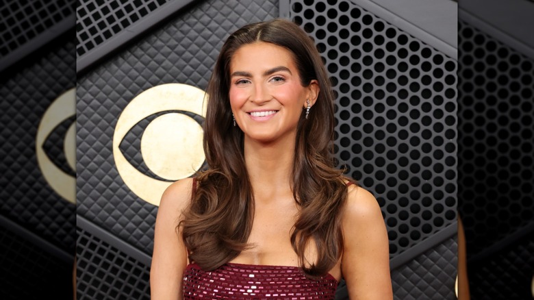 Kaitlan Collins' loose waves at the Grammys